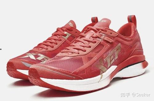 老外测评国产跑鞋视频,老外眼中的中国制造实力